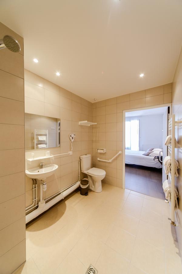 Logis Hotel - Le Petit Bellon Senlis  Zewnętrze zdjęcie