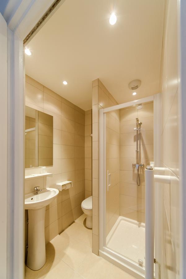 Logis Hotel - Le Petit Bellon Senlis  Zewnętrze zdjęcie