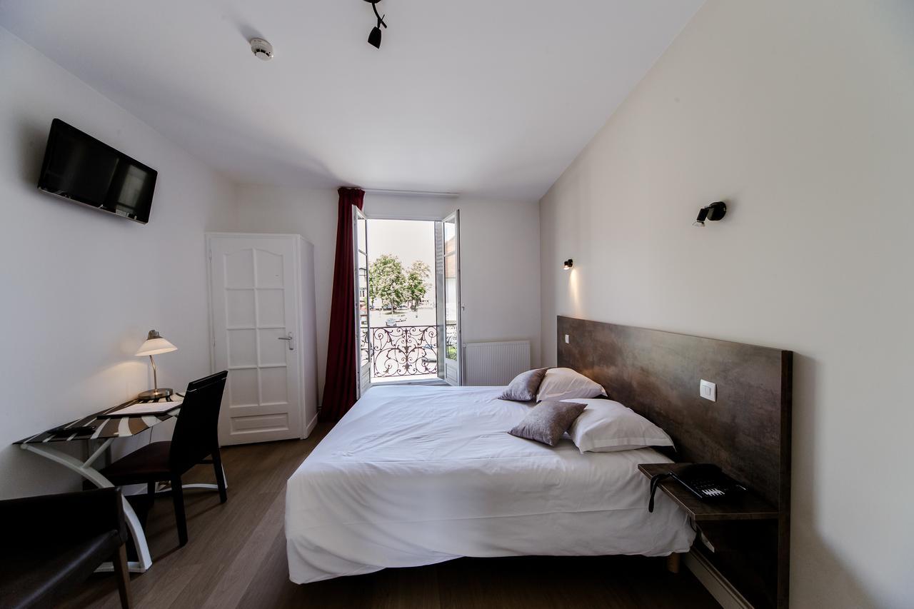 Logis Hotel - Le Petit Bellon Senlis  Zewnętrze zdjęcie