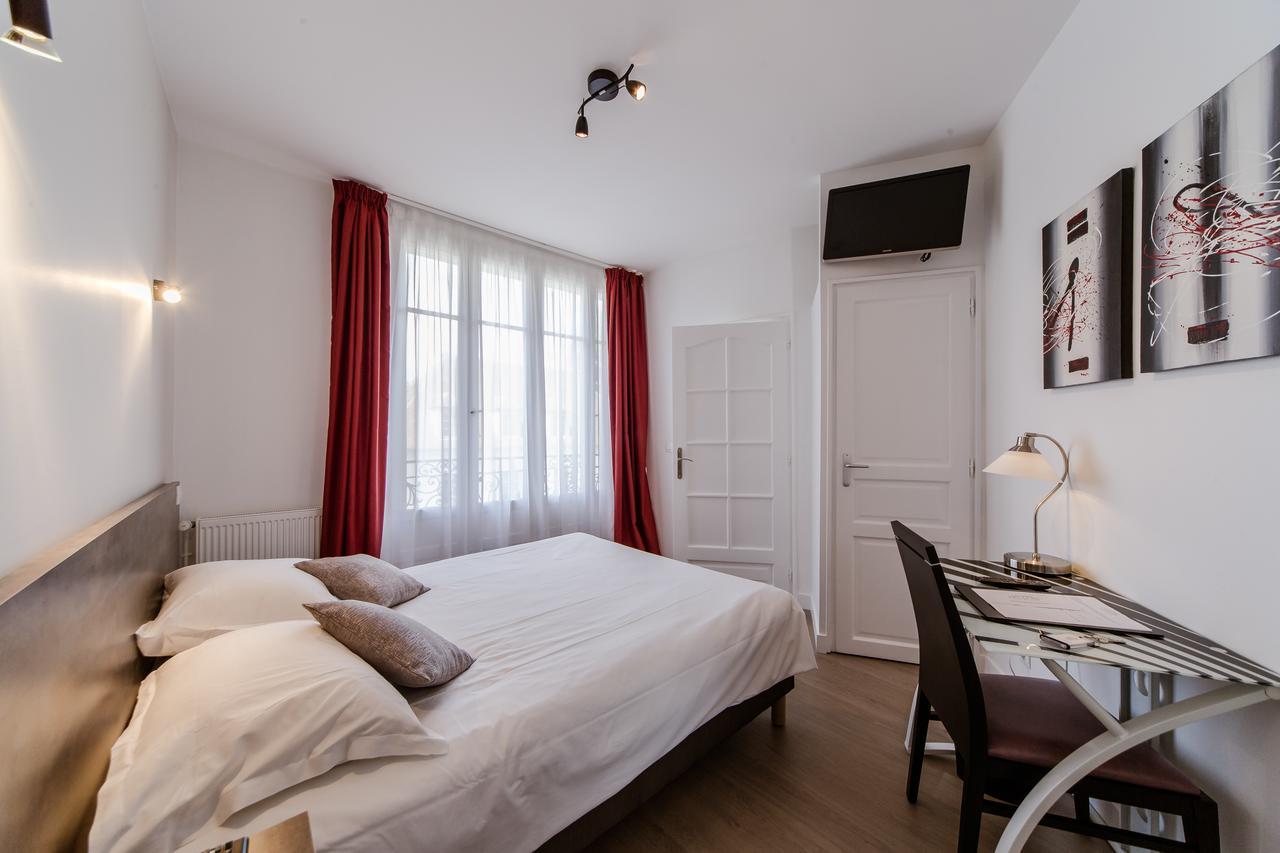 Logis Hotel - Le Petit Bellon Senlis  Zewnętrze zdjęcie