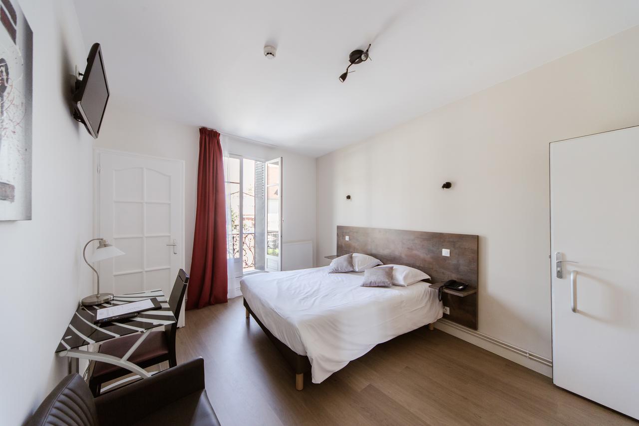 Logis Hotel - Le Petit Bellon Senlis  Zewnętrze zdjęcie